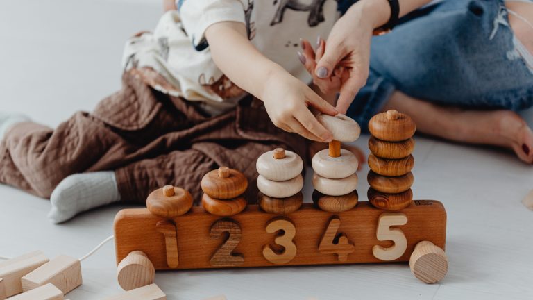 Top 10 Toys that will keep your child’s attention!!