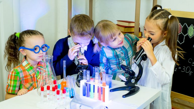 Science experiment ideas for kids: Help your child explore the world of science!