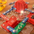 HJ-0080-Clip-Circuit-Electro-Lab-Lifestyle2_870x580